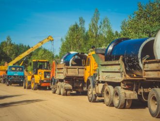 О работах по подготовке к укладке водопропускных труб под автодорогой