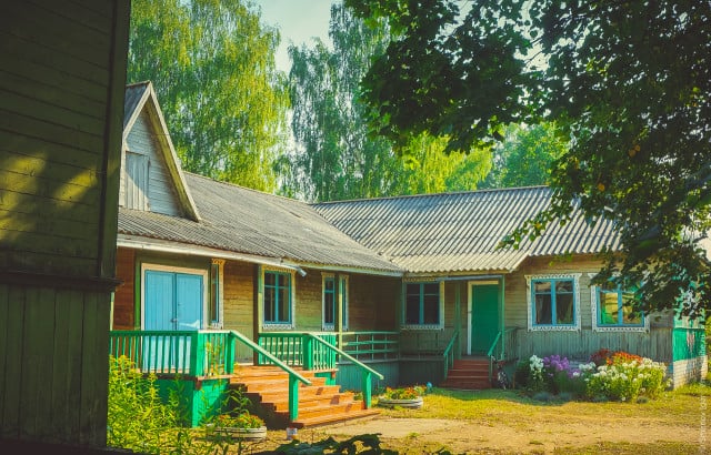 Здание Сидорковской основной общеобразовательной школы Максатихинского района