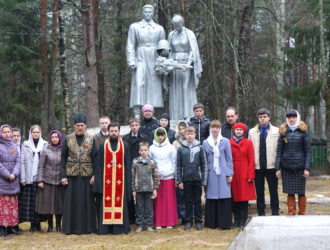 Участники автопробега «Дороги войны — дороги Великой Победы» посетили Максатихинский район