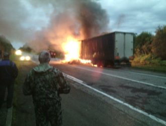 В Максатихинском районе на дороге сгорел грузовик с пятью тоннами соломы