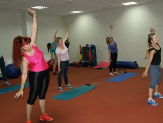 Приглашаем в физкультурно-оздоровительный комплекс на занятия фитнесом