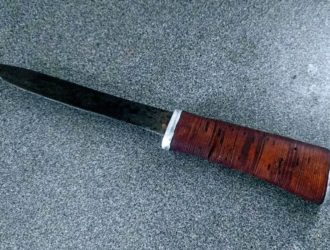 В Максатихинском районе 28-летний внук, угрожая ножом, ограбил свою бабушку