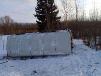 Заказной автобус с футболистами следовавший из Максатихи в Сонково вылетел в кювет