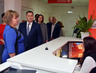 Игорь Руденя посетил филиал МФЦ в Максатихе
